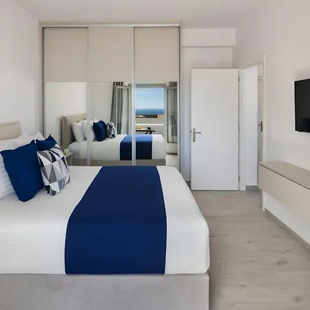 Montrez Santorini メッサリア